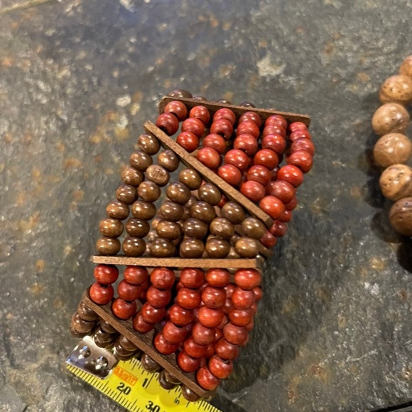 Vintage wooden beaded bracelets set of 2 - Picture 5 of 6